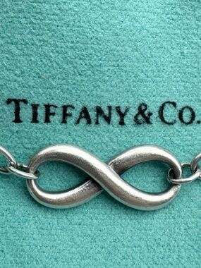 Jewelry Tiffany & and Co 925 sterling silver 7.25” infinity charm bracelet 🐳